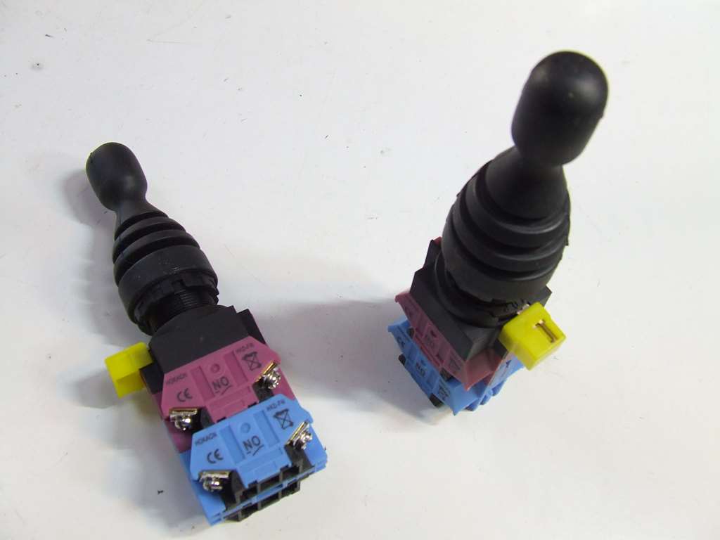 INTERRUTTORE SPECIALE SWITCH JOYSTICK SENZA RITORNO AUTOMATICO INTERRUTTORE SPECIALE SWITCH JOYSTICK SENZA RITORNO AUTOMATICO