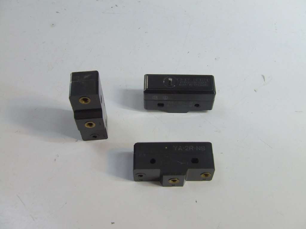 INTERRUTTORE SWITCH A PULSANTE INTERRUTTORE SWITCH A PULSANTE