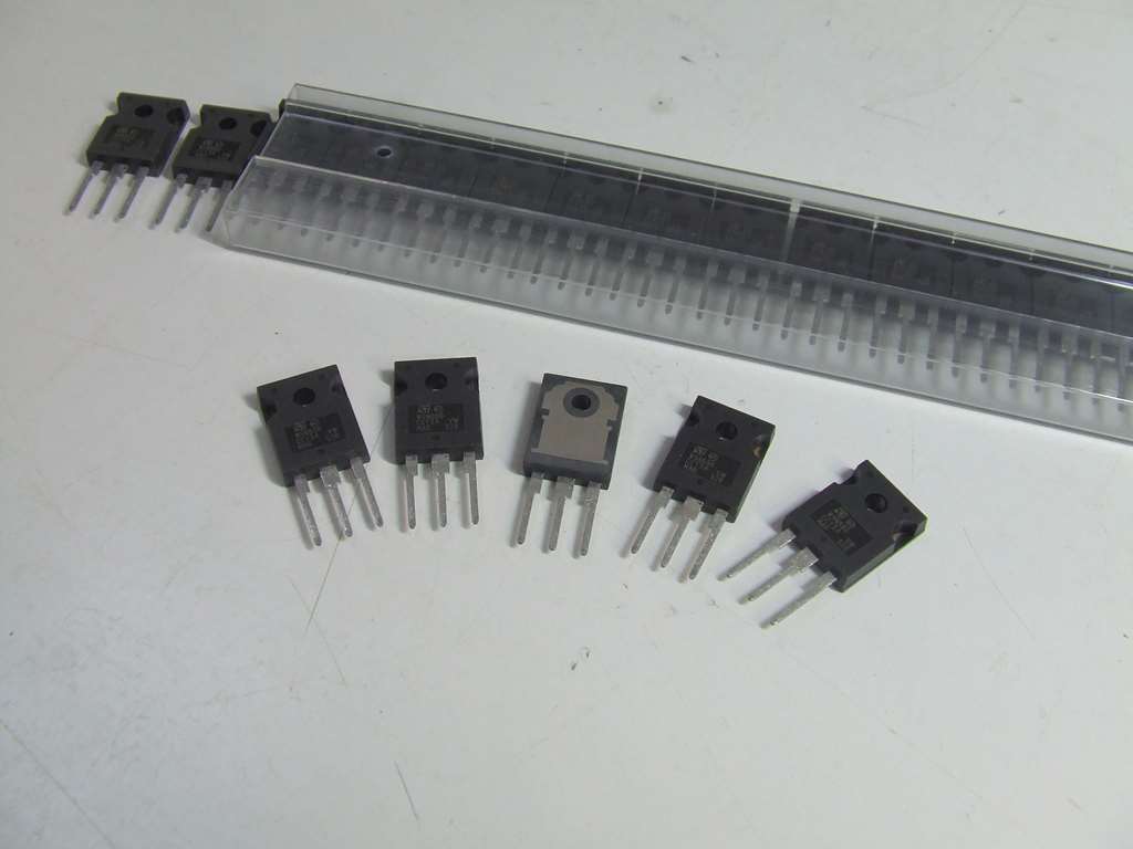 W9 NB 80 TRANSISTOR MOSFET ST