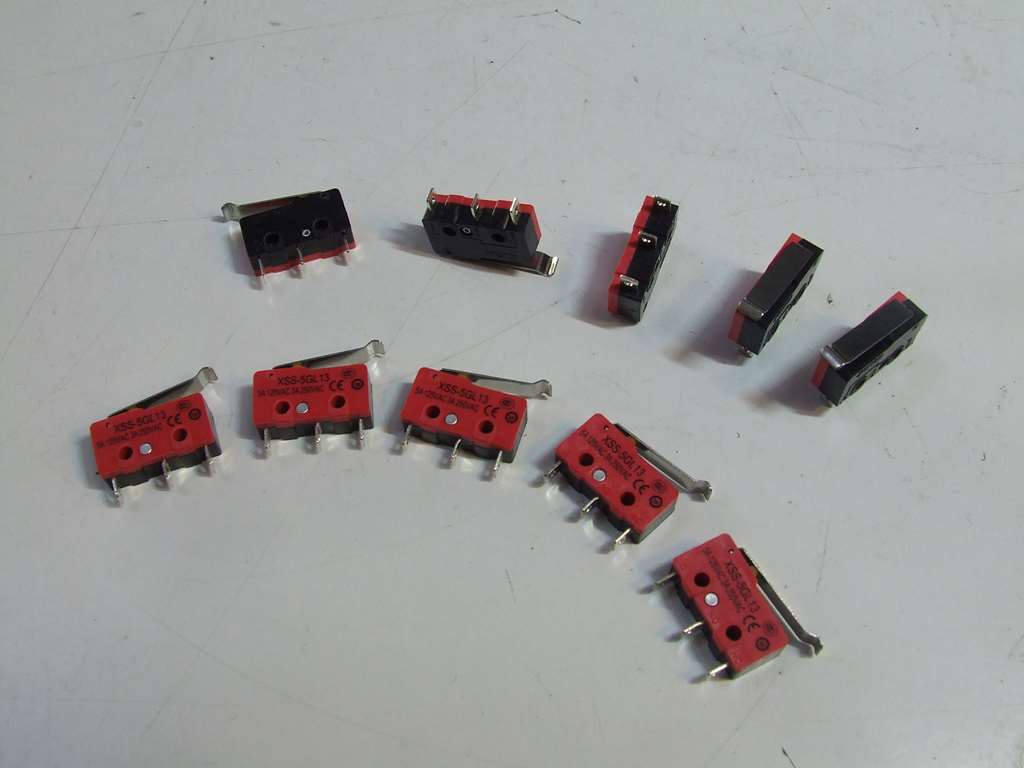 SWITCH MINI CON LEVETTA ONDULATA SWITCH MINI CON LEVETTA ONDULATA