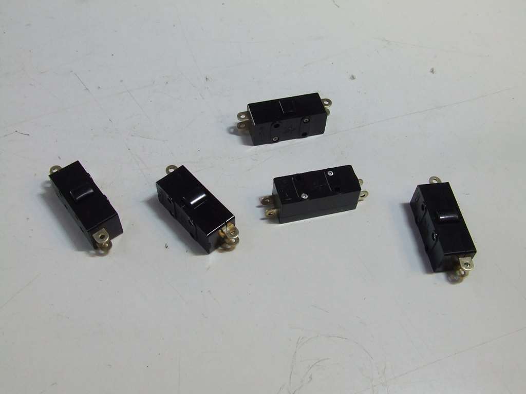 SWITCH A PRESSIONE SWITCH A PRESSIONE