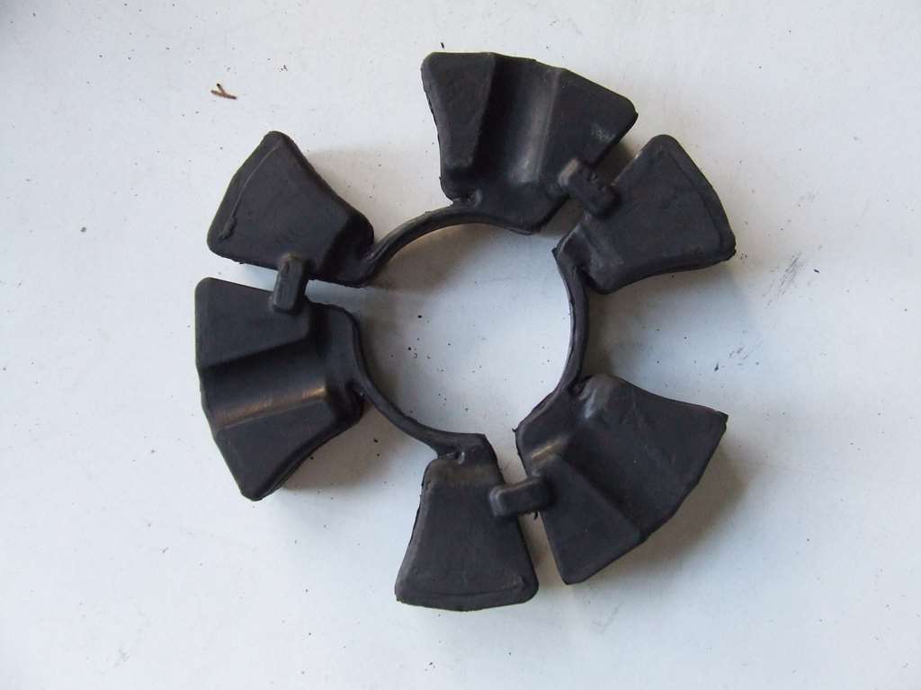 KAWASAKI GPX 750 1987 PARASTRAPPO RUOTA POSTERIORE USATO KAWASAKI GPX 750 1987 PARASTRAPPO RUOTA POSTERIORE USATO