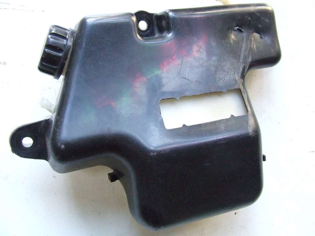 KAWASAKI GPX 750 1987 SERBATOIO ACQUA RADIATORE USATO KAWASAKI GPX 750 1987 SERBATOIO ACQUA RADIATORE USATO