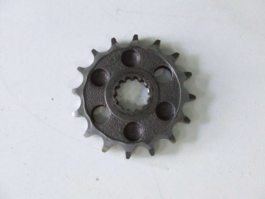 KAWASAKI GPX 750 1987 PIGNONE TRASMISSIONE USATO KAWASAKI GPX 750 1987 PIGNONE TRASMISSIONE USATO
