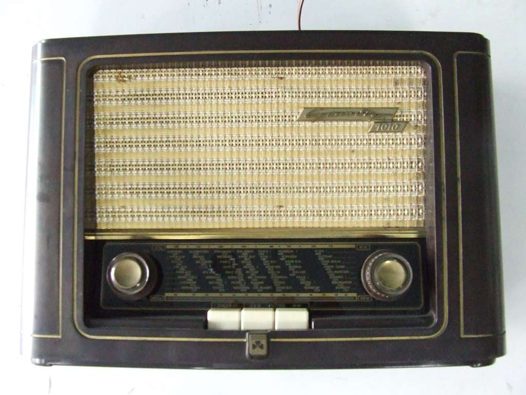 GRUNDIG RADIO EPOCA 1954 PERFETTAMENTE FUNZIONANTE - Clicca l'immagine per chiudere