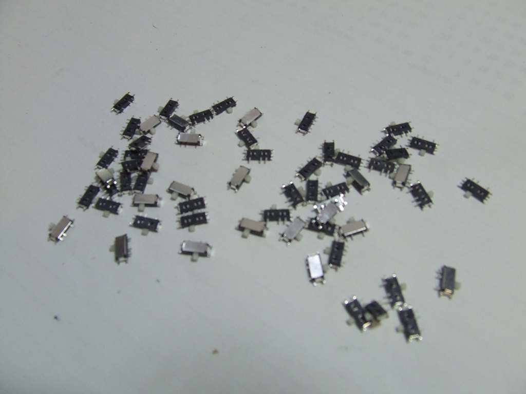 INTERRUTTORE 7 X 2 X 4 MM MICRO SWITCH A SLITTA