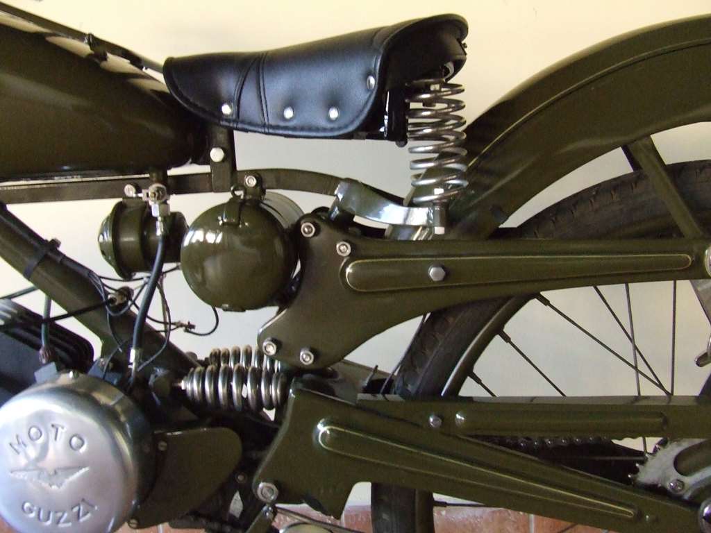 MOTO GUZZI MOTOLEGGERA GUZZINO MODELLO A 1948 65 cc 3 MARCE - Clicca l'immagine per chiudere