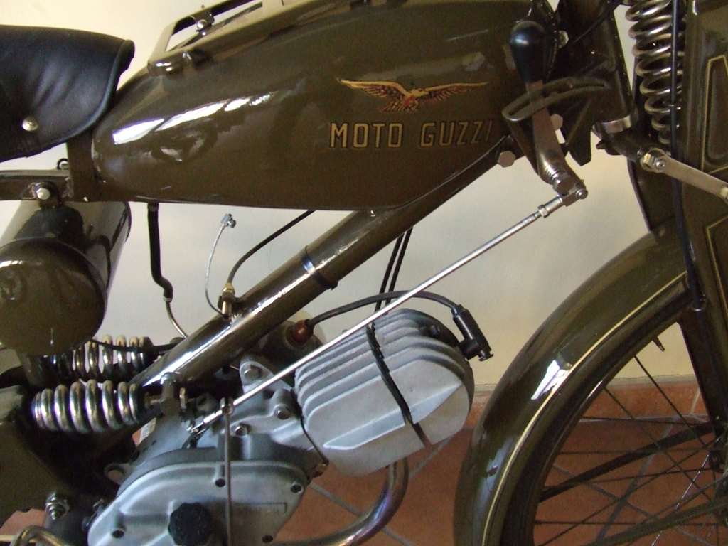 MOTO GUZZI MOTOLEGGERA GUZZINO MODELLO A 1948 65 cc 3 MARCE - Clicca l'immagine per chiudere