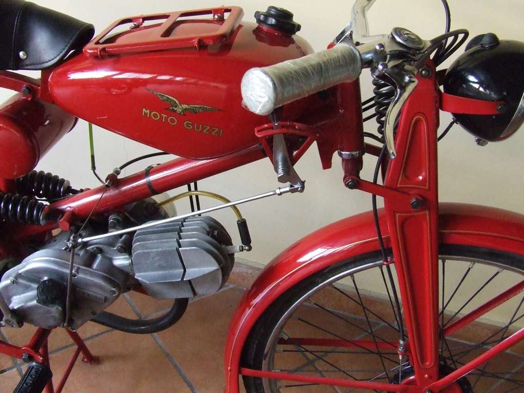 MOTO GUZZI MOTOLEGGERA GUZZINO MODELLO A 1947 65 cc 3 MARCE - Clicca l'immagine per chiudere