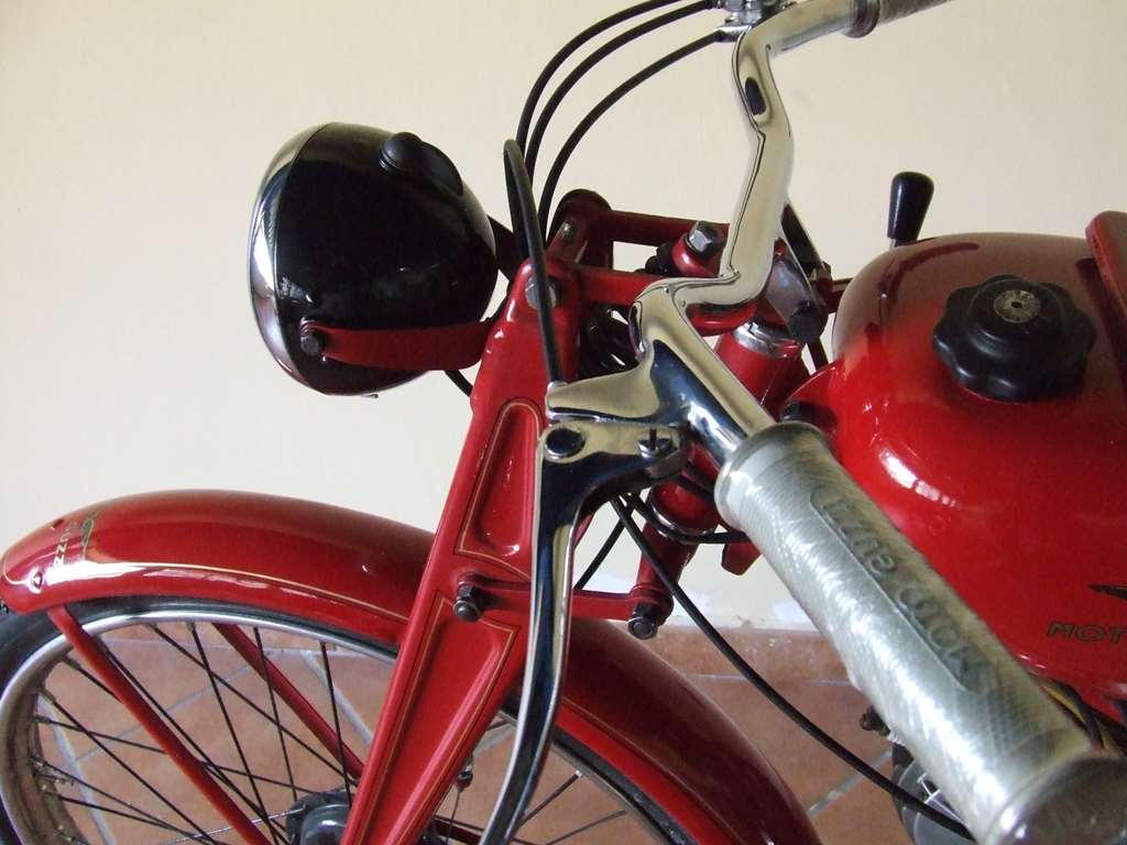 MOTO GUZZI MOTOLEGGERA GUZZINO MODELLO A 1947 65 cc 3 MARCE