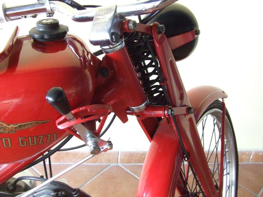 MOTO GUZZI MOTOLEGGERA GUZZINO MODELLO A 1948 65 cc 3 MARCE - Clicca l'immagine per chiudere