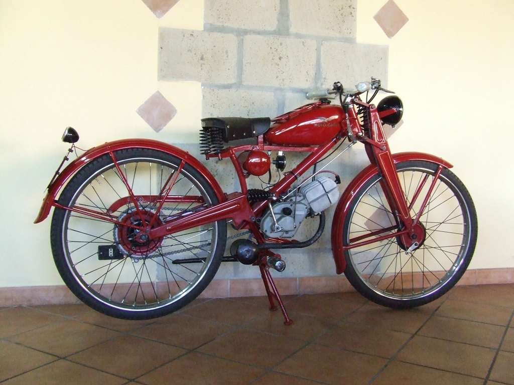 MOTO GUZZI MOTOLEGGERA GUZZINO MODELLO A 1948 65 cc 3 MARCE MOTO GUZZI MOTOLEGGERA GUZZINO MODELLO A 1948 65 cc 3 MARCE