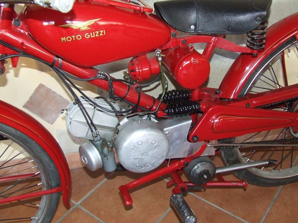 MOTO GUZZI MOTOLEGGERA GUZZINO MODELLO B 1950 65 cc 3 MARCE