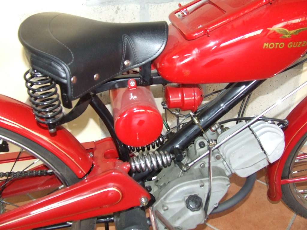 MOTO GUZZI MOTOLEGGERA GUZZINO MODELLO B 1949 65 cc 3 MARCE