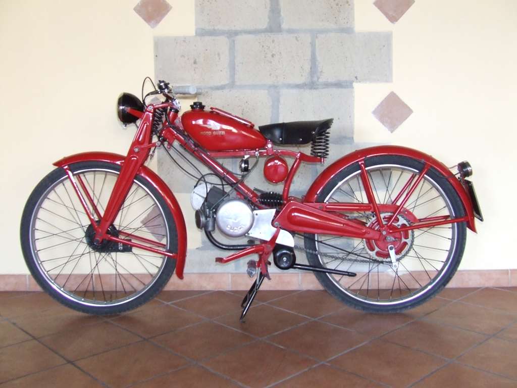 MOTO GUZZI MOTOLEGGERA GUZZINO MODELLO C 1951 65 cc 3 MARCE