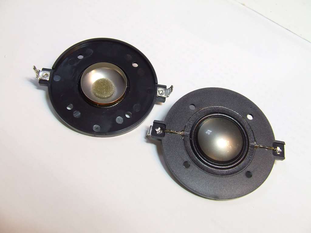 TWEETER UNIVOX 830DT02 CM 4 OHM BOBINA DI RICAMBIO TWEETER UNIVOX 830DT02 CM 4 OHM BOBINA DI RICAMBIO