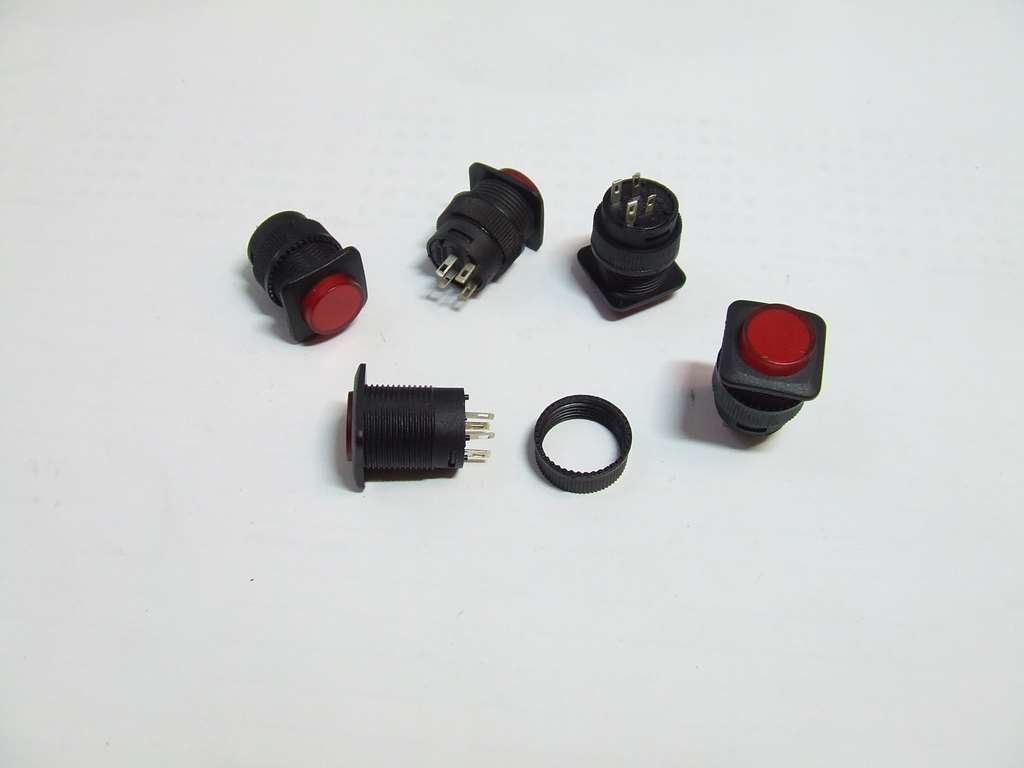 PULSANTE COLORE ROSSO GHIERA IN PLASTICA QUADRATA PULSANTE COLORE ROSSO GHIERA IN PLASTICA QUADRATA