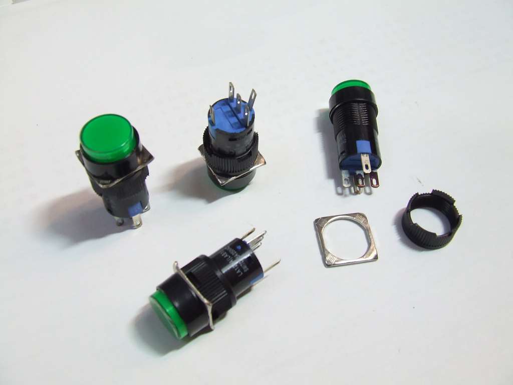 PULSANTE N.A - N.C.CON SPIA A LED VERDE SEMPRE ACCESA DC 12 VOLT PULSANTE N.A - N.C.CON SPIA A LED VERDE SEMPRE ACCESA DC 12 VOLT