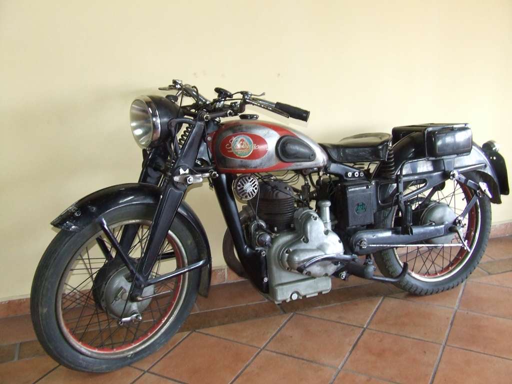 SERTUM 250 CC VALVOLE LATERALI 1949 CONSERVATO MAI RESTAURATO SERTUM 250 CC VALVOLE LATERALI 1949 CONSERVATO MAI RESTAURATO