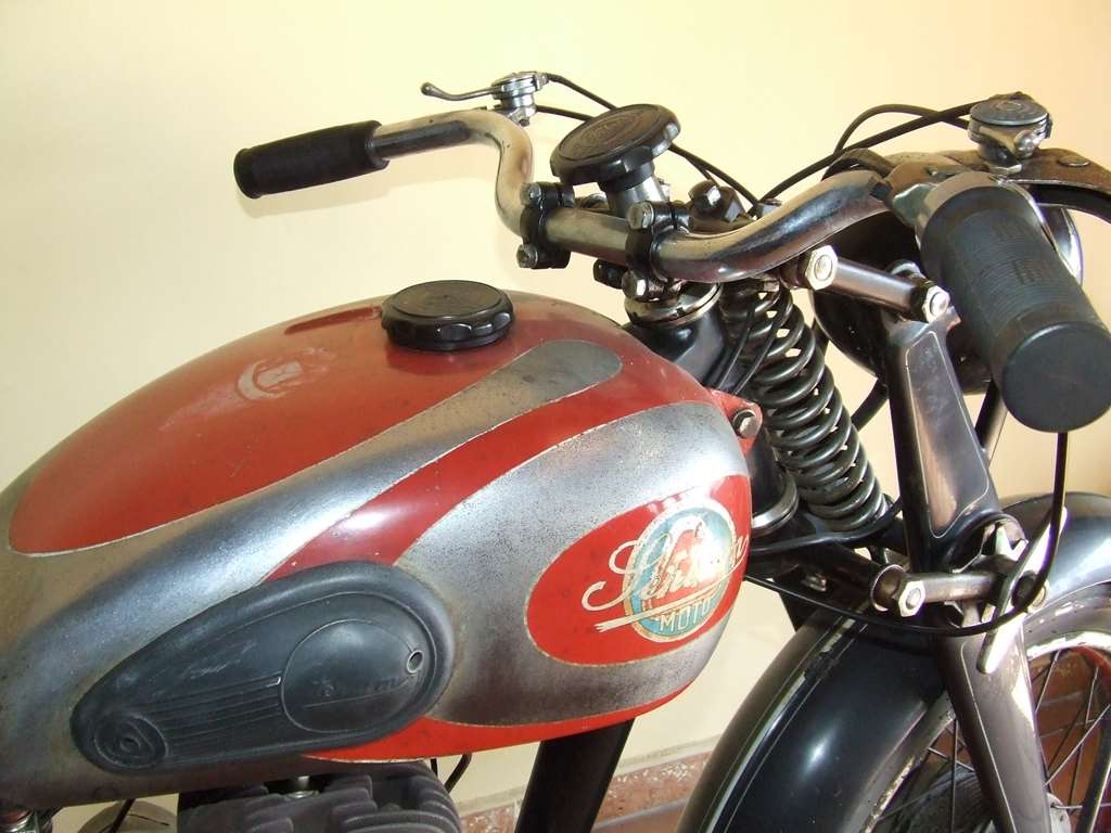 SERTUM 250 CC VALVOLE LATERALI 1949 CONSERVATO MAI RESTAURATO - Clicca l'immagine per chiudere