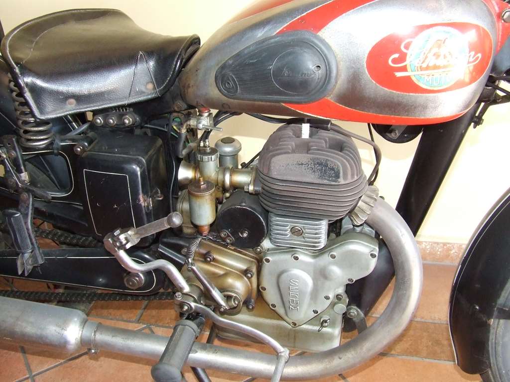 SERTUM 250 CC VALVOLE LATERALI 1949 CONSERVATO MAI RESTAURATO - Clicca l'immagine per chiudere