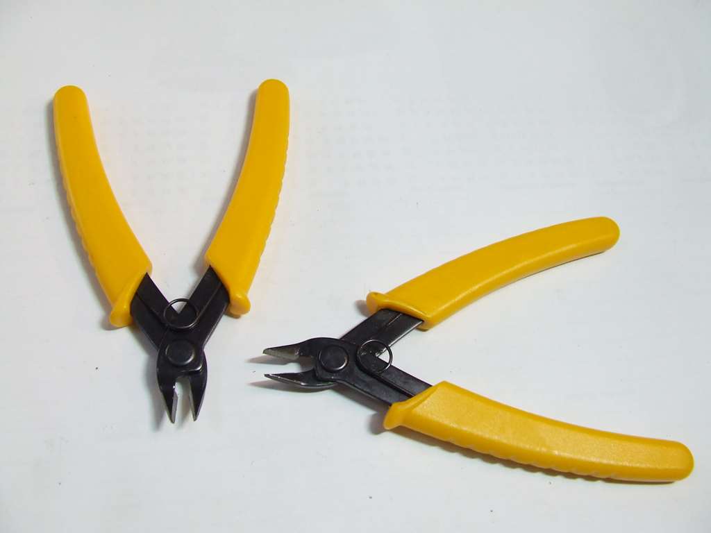 TRONCHESINA PER REOFORI TAGLIO LATERALE LUNGO 10 MM 5" TRONCHESINA PER REOFORI TAGLIO LATERALE LUNGO 10 MM 5"