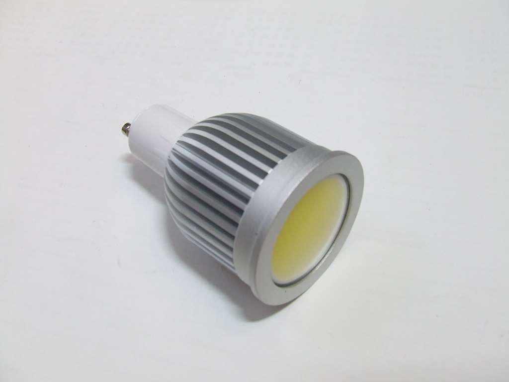 LAMPADA COB LED DA 5WATT ATTACCO GU10 220VOLT BIANCO FREDDO LAMPADA COB LED DA 5WATT ATTACCO GU10 220VOLT BIANCO FREDDO