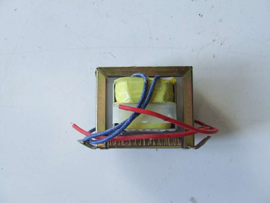 TRASFORMATORE DI CORRENTE 220 V 50 HZ 18 VOLT 50 WATT TRASFORMATORE DI CORRENTE 220 V 50 HZ 18 VOLT 50 WATT