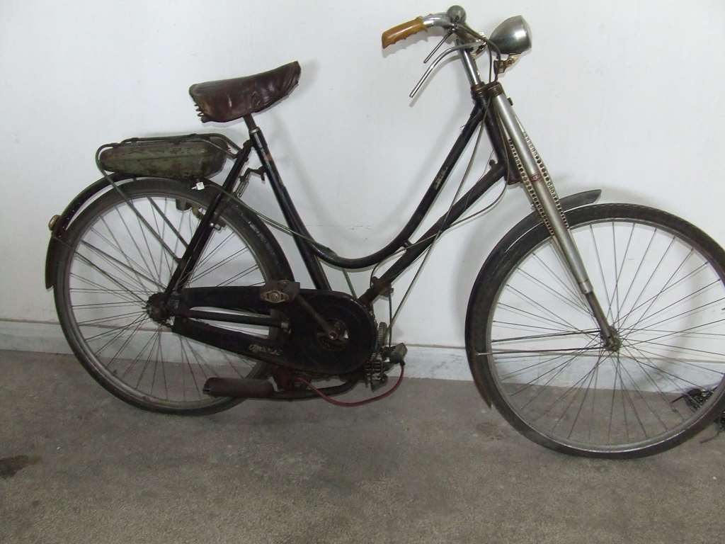 BICICLETTA ANNI 60 CON MOTORE MOSQUITO