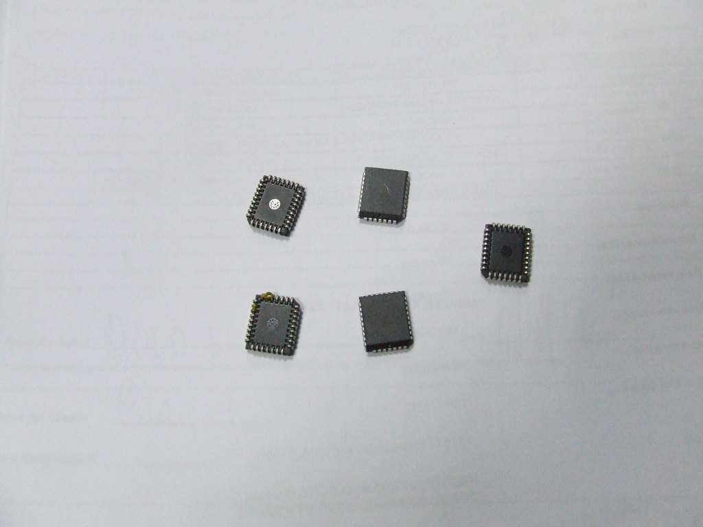 EPROM 27C512 MARCA AMD MONTAGGIO PLCC EPROM 27C512 MARCA AMD MONTAGGIO PLCC