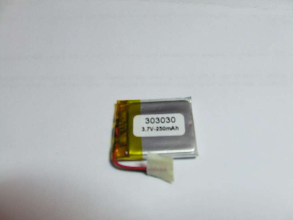 BATTERIA AI POLIMERI DI LITIO 30 X 30 X 3 MM 3,7 V 250 MAH BATTERIA AI POLIMERI DI LITIO 30 X 30 X 3 MM 3,7 V 250 MAH