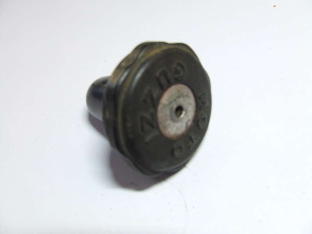MOTO GUZZI TAPPO SERBATOIO OLIO VARI MODELLI ANNI 40 USATO MOTO GUZZI TAPPO SERBATOIO OLIO VARI MODELLI ANNI 40 USATO