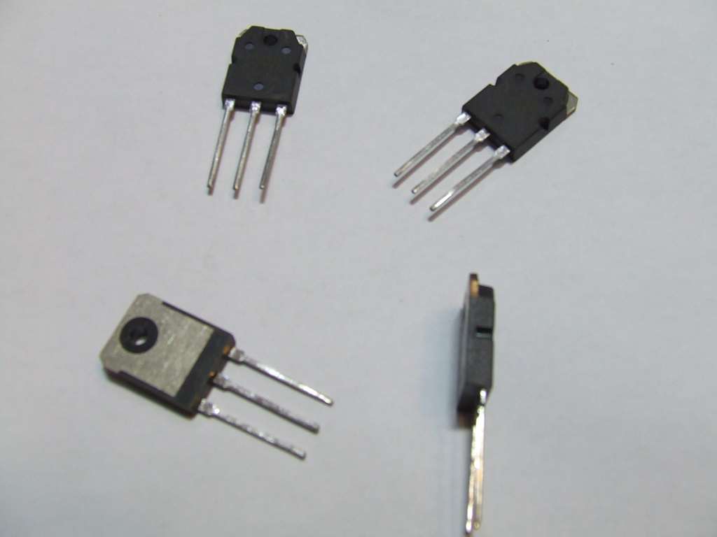 2SK 2749 TRANSISTOR ORIGINALE TOSHIBA JAPAN - Clicca l'immagine per chiudere