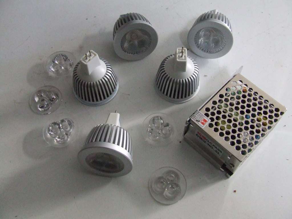 FARETTO 3 LED 6 W BIANCO FREDDO DICROICO 12V 5 PCS FARETTO 3 LED 6 W BIANCO FREDDO DICROICO 12V 5 PCS