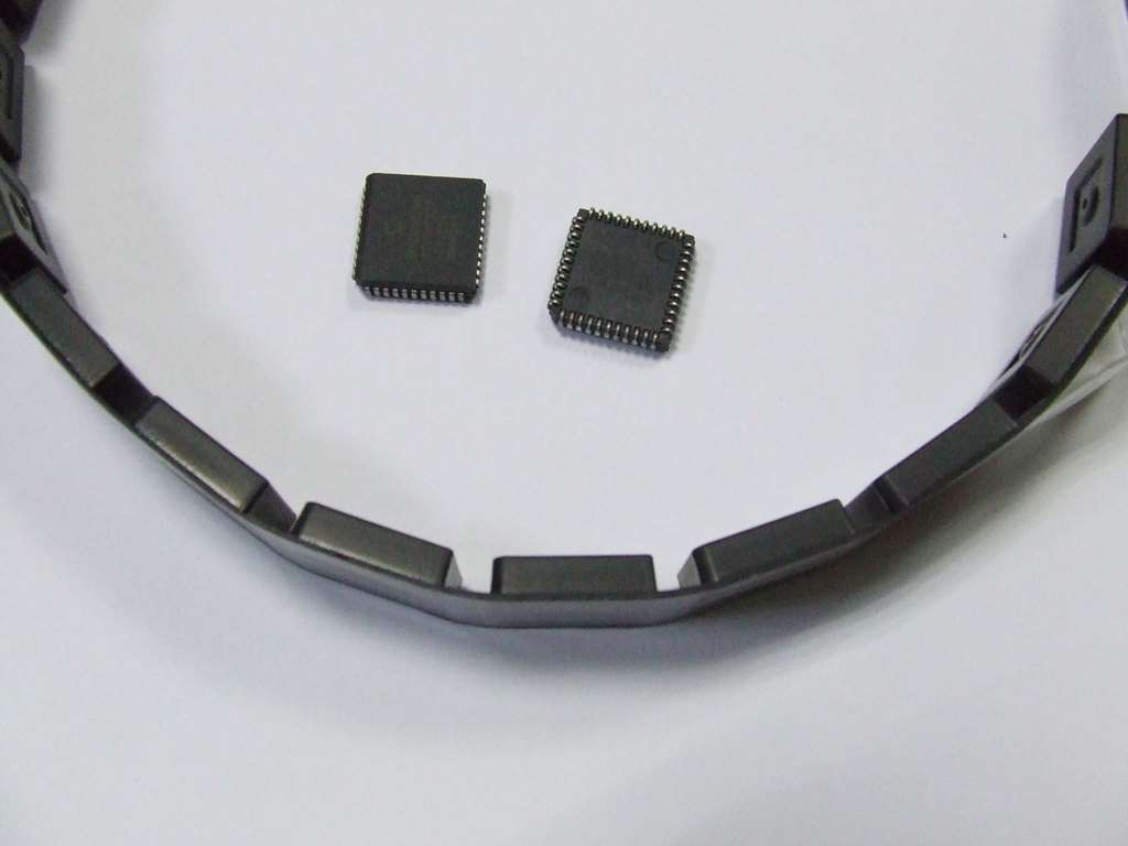 PIC 16F877 20/2 DELLA MICROCHIP PLCC SMD