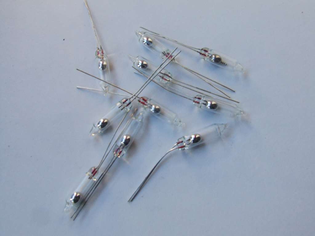 AMPOLLA INTERRUTTORE A MERCURIO DIAM 5,8 MM LUNG.20 MM AMPOLLA INTERRUTTORE A MERCURIO DIAM 5,8 MM LUNG.20 MM