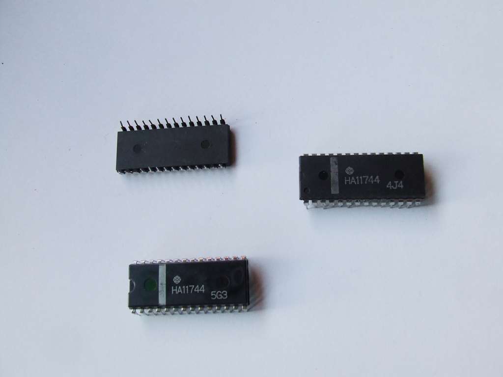 HA 11744 CIRCUITO INTEGRATO HITACHI ORIGINALE HA11744 HA 11744 CIRCUITO INTEGRATO HITACHI ORIGINALE HA11744