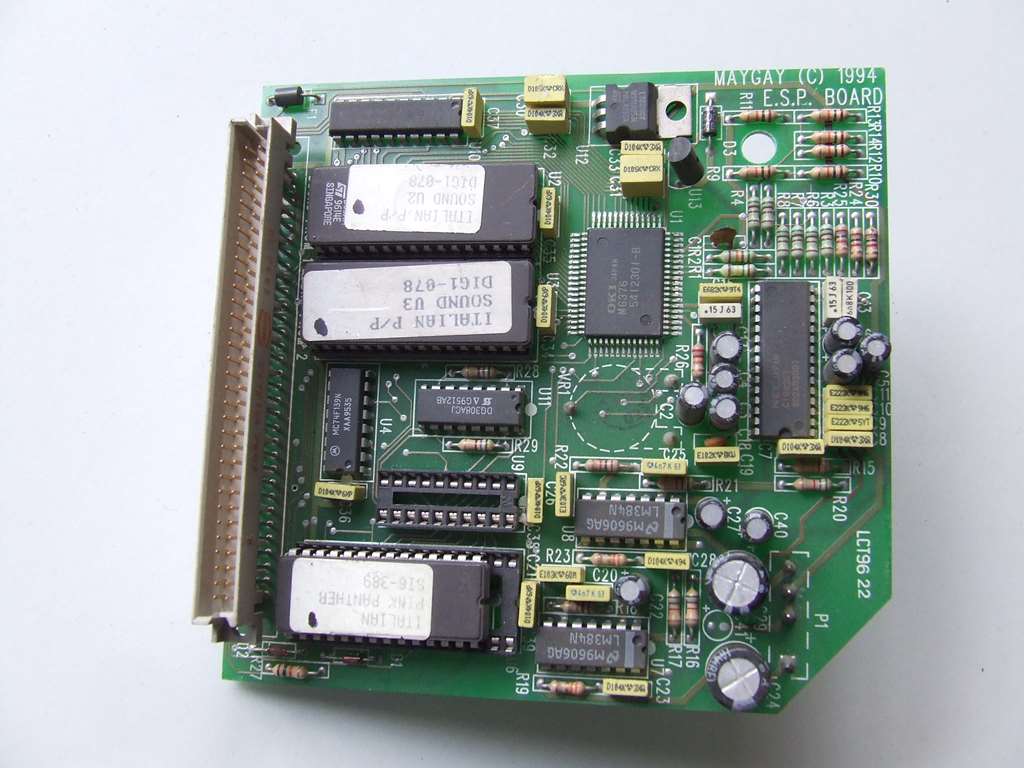 SLOT MACHINE SCHEDA AUDIO PER RECUPERO COMPONENTI USATA SLOT MACHINE SCHEDA AUDIO PER RECUPERO COMPONENTI USATA