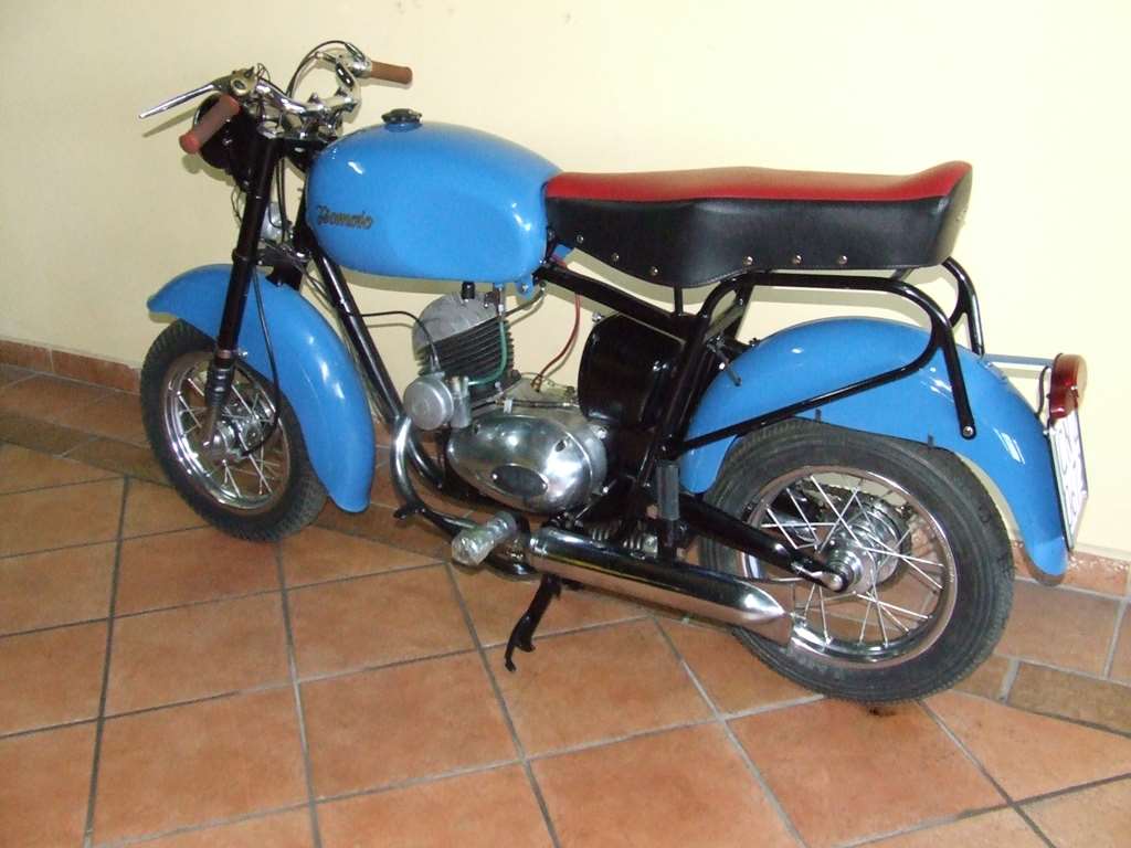 ISOMOTO 125 CC TURISMO 3 MARCE 1956 - Clicca l'immagine per chiudere