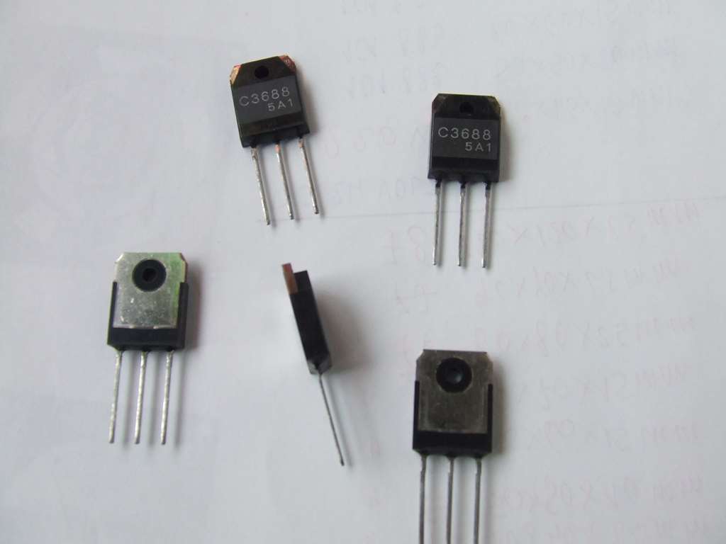 2SC 3688 TRANSISTOR ORIGINALE SANKEN C3688