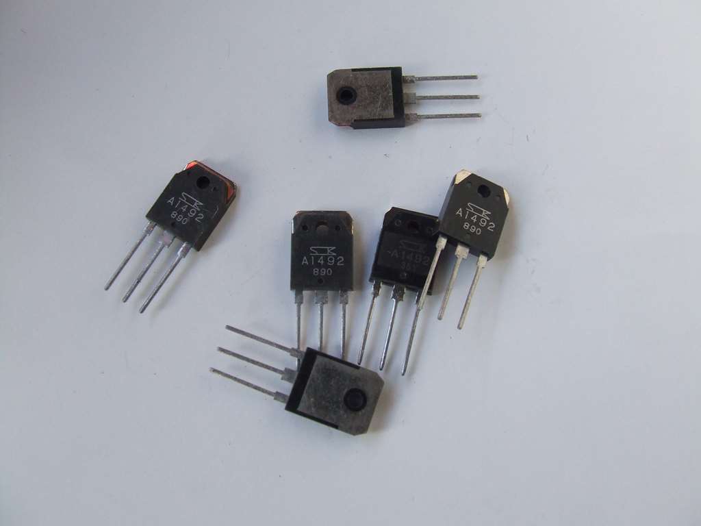 2SA 1492 TRANSISTOR ORIGINALE JAPAN 2SA1492