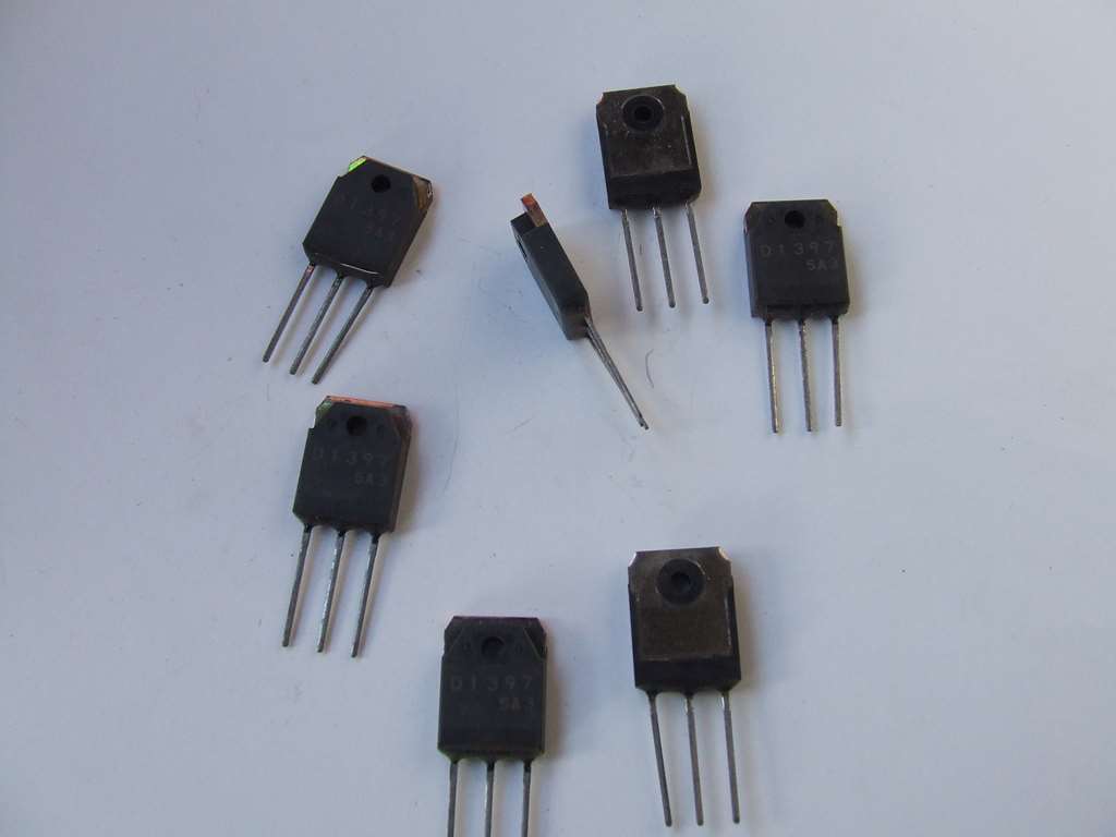 2SD 1397 TRANSISTOR ORIGINALE JAPAN 2SD1397 2SD 1397 TRANSISTOR ORIGINALE JAPAN 2SD1397