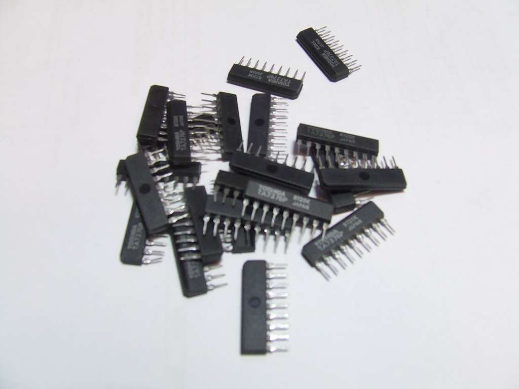 TA 7376P CIRCUITO INTEGRATO ORIGINALE TOSHIBA TA7376P TA 7376P CIRCUITO INTEGRATO ORIGINALE TOSHIBA TA7376P