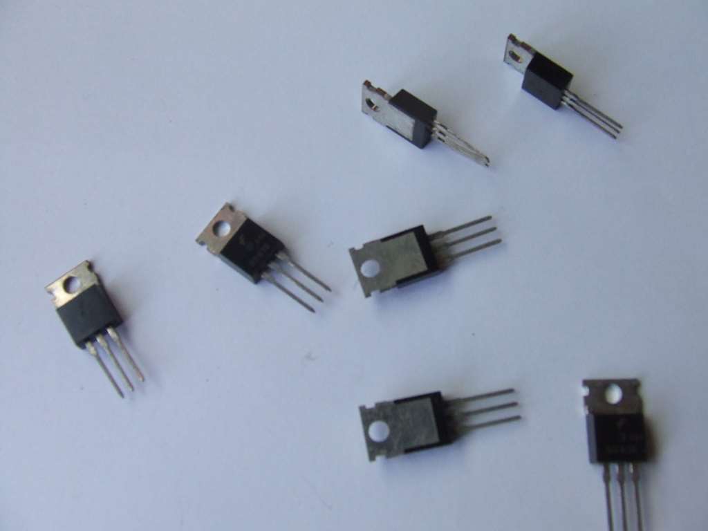 BD 939 TRANSISTOR ORIGINALE FAIRCHILD BD939 BD 939 TRANSISTOR ORIGINALE FAIRCHILD BD939