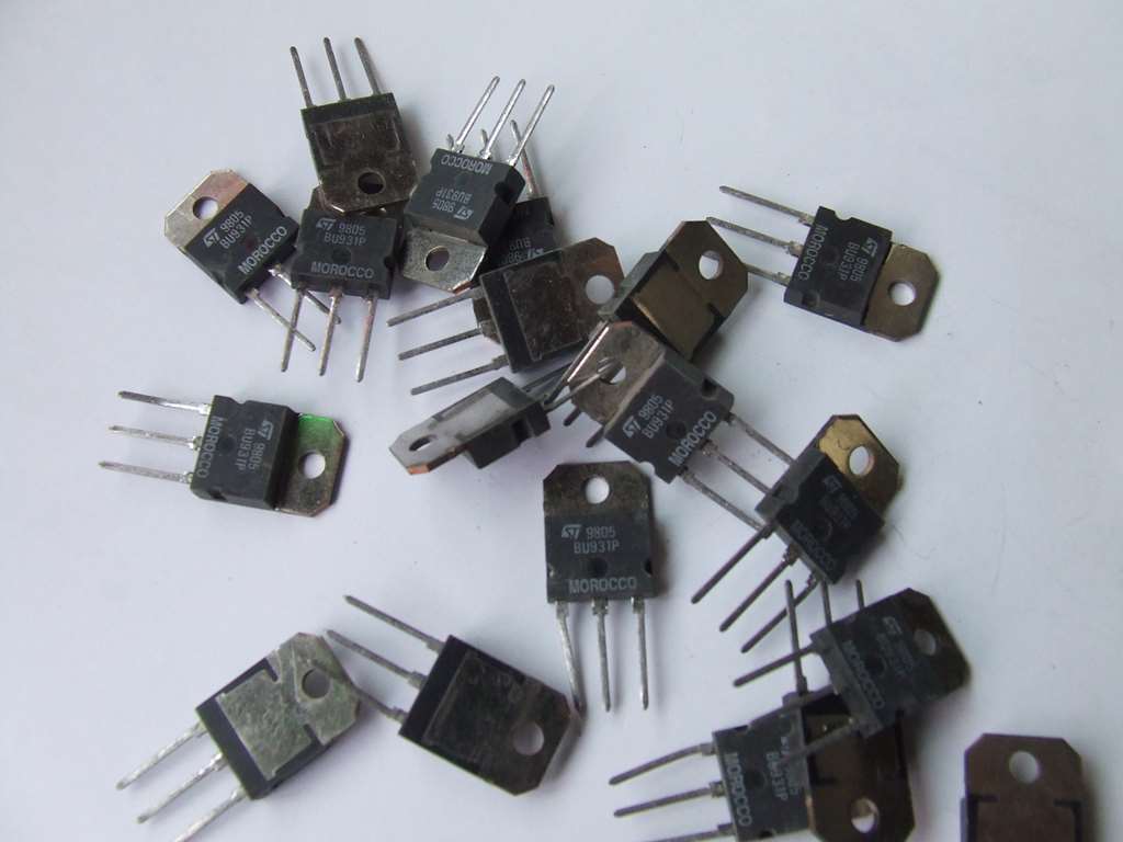 BU 931P TRANSISTOR ORIGINALE SGS THOMSON BU931P BU 931P TRANSISTOR ORIGINALE SGS THOMSON BU931P