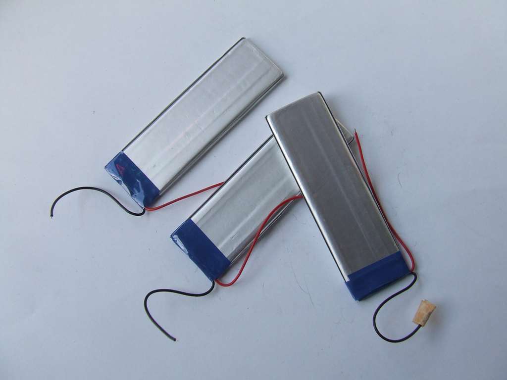 BATTERIA AI POLIMERI DI LITIO 26 X 85 X 3 MM 3,7 V 950 MAH