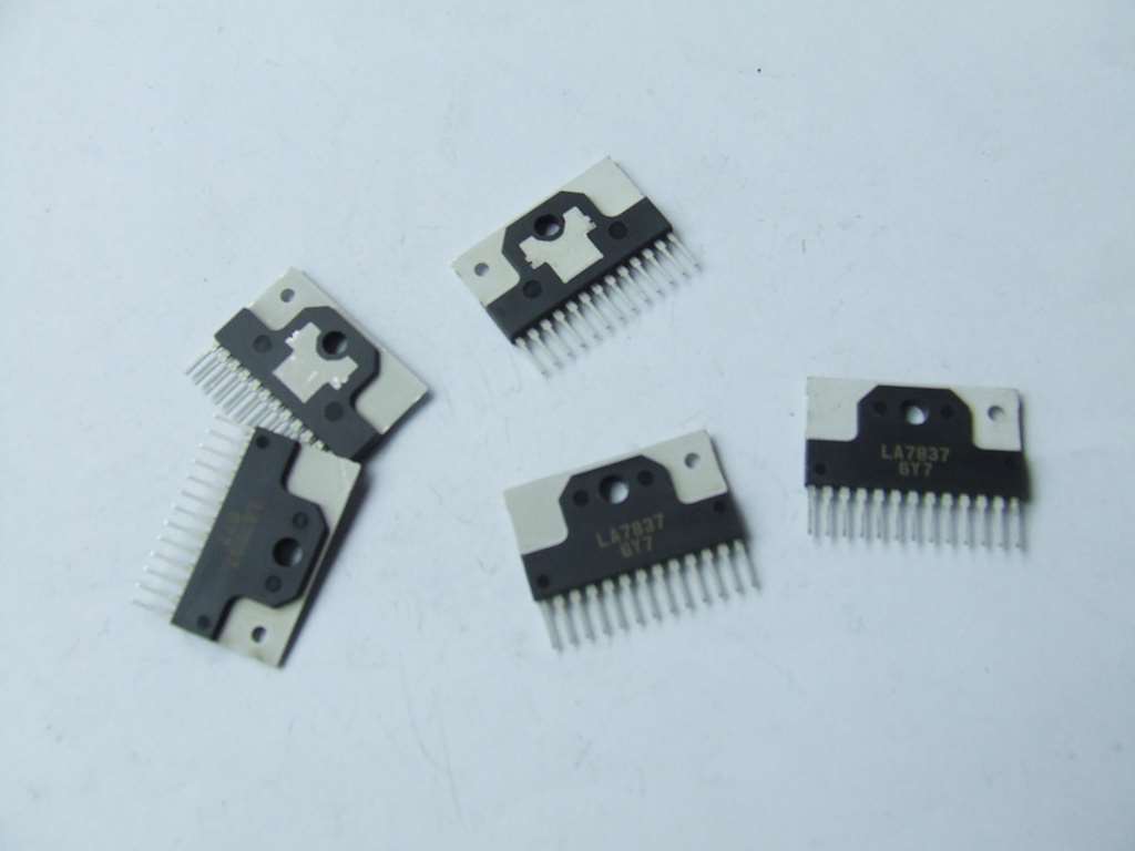 LA 7837 CIRCUITO INTEGRATO ORIGINALE SANYO LA7837 LA 7837 CIRCUITO INTEGRATO ORIGINALE SANYO LA7837