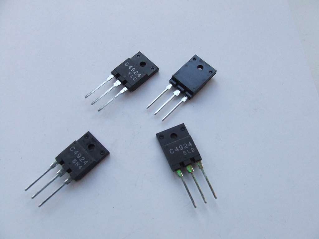 2SC 4924 TRANSISTOR ORIGINALE SANYO 2SC4924 2SC 4924 TRANSISTOR ORIGINALE SANYO 2SC4924