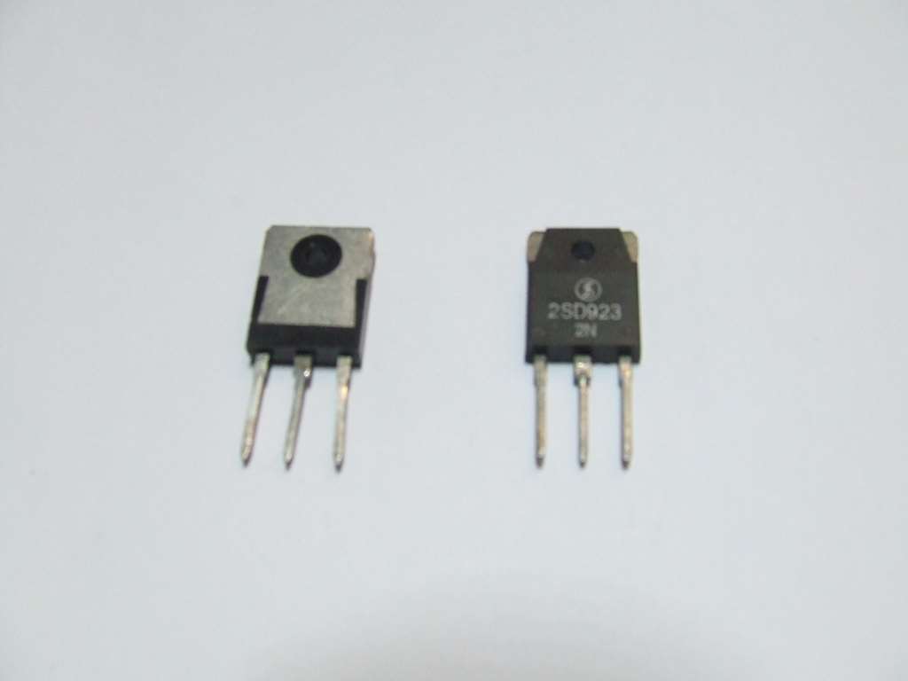 2SD 923 TRANSISTOR ORIGINALE JAPAN 2SD923