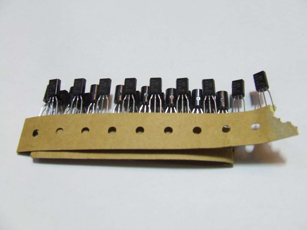 2SD 400 TRANSISTOR ORIGINALE SANYO 2SD400